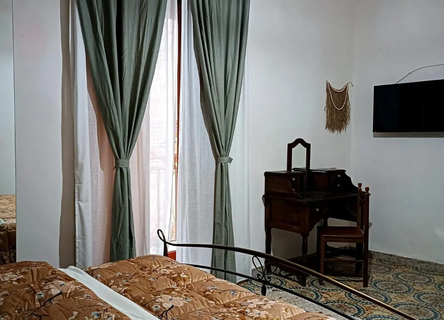 Boric Home -Centro Storico - Napoli 0*,  Italia